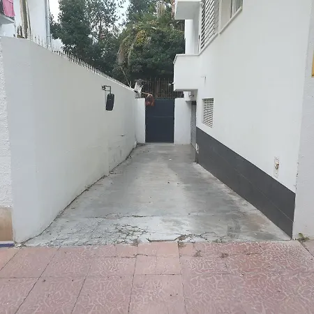Con Oficina Y Vistas Al Mar דירה